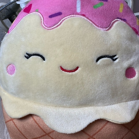 SQUISMALLOS ICE CREAM CONE ages 3+ EUC - Picture 2 of 6